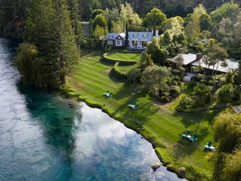 HUKA LODGE New Zealand